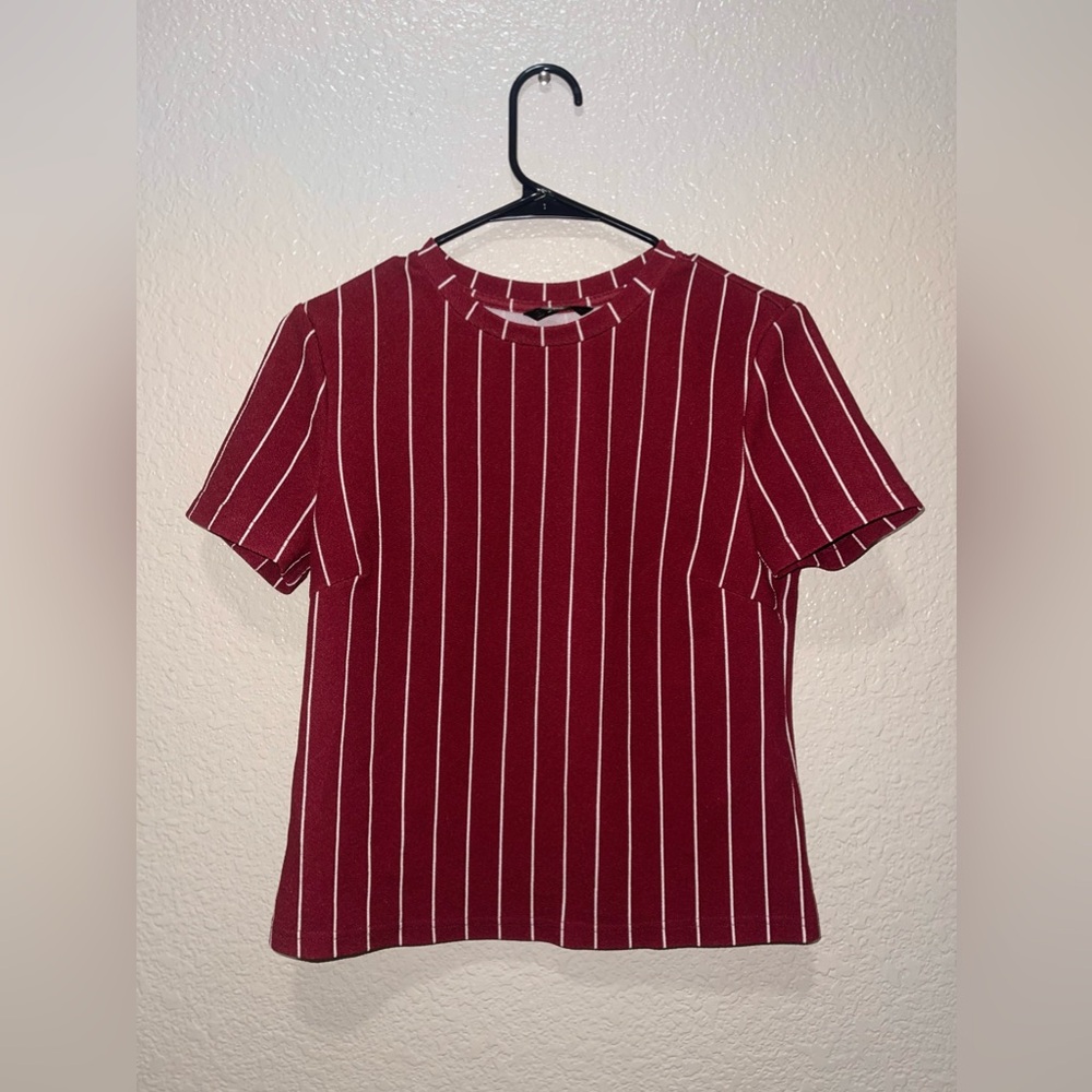 ADORABLE RED STRIPED TOP SIZE MEDIUM! PERFECT QUALITY!
